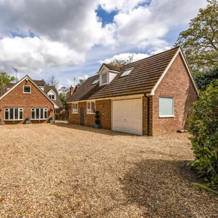 Buy this 5 bed house on Heath Ride in Finchampstead, RG40 3QJ
