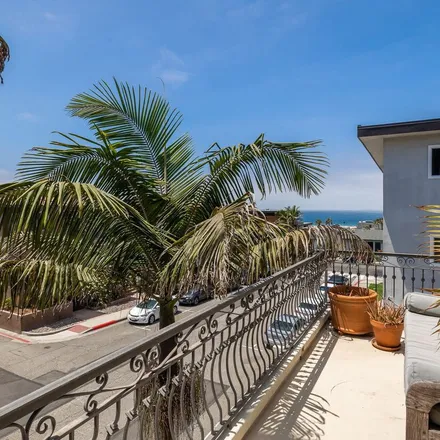 Rent this 3 bed townhouse on 347 11th Street in Hermosa Beach, CA 90254