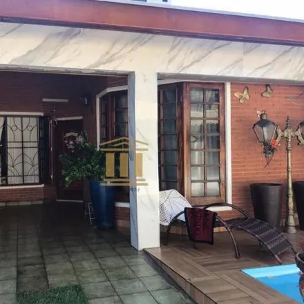 Buy this 5 bed house on Rua Ipatinga in Jardim Sul, São José dos Campos - SP
