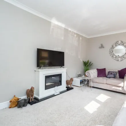 Image 5 - Dibdin Road, London, SM1 2PH, United Kingdom - House for sale