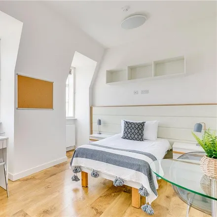 Image 2 - Princess Beatrice House, 192 Finborough Road, London, SW10 9AJ, United Kingdom - Apartment for rent