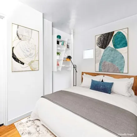 Image 2 - 9th Street, Greenwich Avenue, New York, NY 10014, USA - Apartment for sale