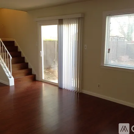 Image 2 - 1214 Flora Avenue, Unit 1214 - Duplex for rent