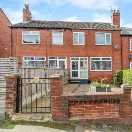 Buy this 3 bed townhouse on 5 Highfield Avenue in Leeds, LS12 4BZ