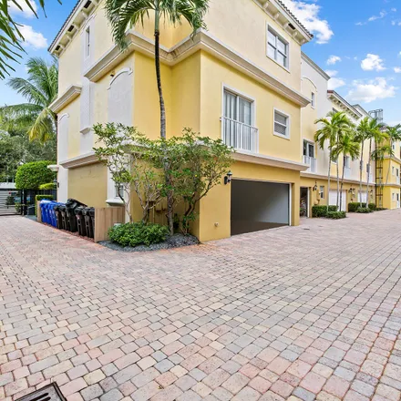 Image 4 - 730 Southeast 12th Court, Fort Lauderdale, FL 33316, USA - Townhouse for sale