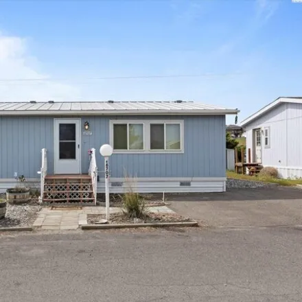 Buy this studio apartment on 6735 Haag Street in West Richland, WA 99353