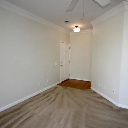 Rent this 2 bed apartment on Kingsgate in Braddock Place, Alexandria