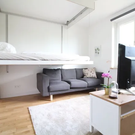 Rent this 3 bed apartment on Palmerstraße 37 in 20535 Hamburg, Germany