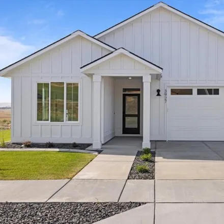 Buy this 3 bed house on Corvina Street in Richland, WA
