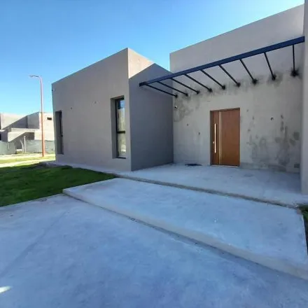 Buy this 3 bed house on Los Jacarandás 1852 in El Manzanar, Cipolletti