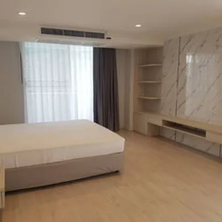 Rent this 4 bed apartment on Soi Yagsoisammitr in Sukhumvit, Khlong Toei District