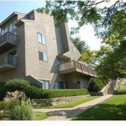 Rent this 1 bed condo on 1465 East Putnam Avenue in Greenwich, CT 06870