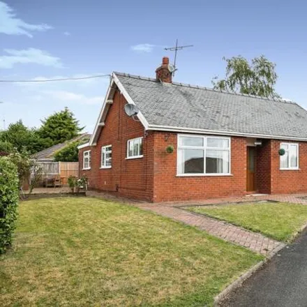 Buy this 3 bed house on High Street in Bronygarth, SY10 7RP