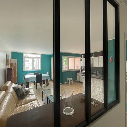 Rent this 3 bed apartment on Résidence pour étudiants Edgar Faure in 21 Rue Maximilien Robespierre, 91120 Palaiseau