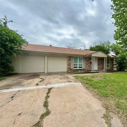 Rent this 3 bed house on 5317 Westhaven Drive in Fort Worth, TX 76133