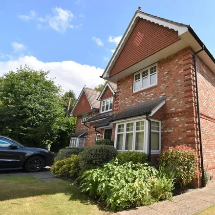 Rent this 2 bed apartment on Warfield Park Farm in Newell Green, RG42 3DY