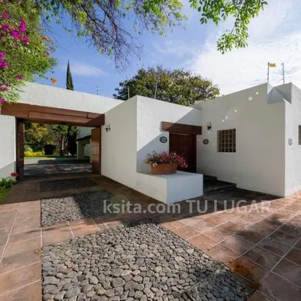 Buy this 6 bed house on Calle Paseo de los Fresnos in 74200 Atlixco, PUE