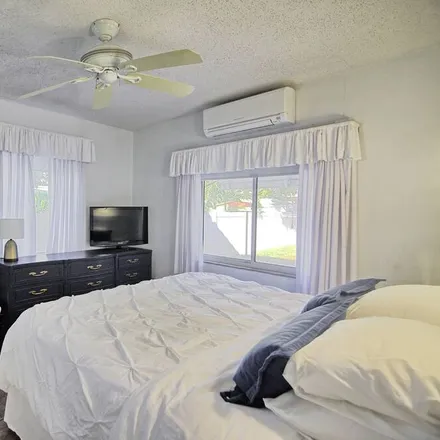 Image 5 - Saint Pete Beach, FL, 33706 - Condo for rent