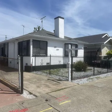 Buy this 3 bed house on 5330 Bancroft Avenue in Oakland, CA 94615