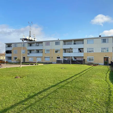 Rent this 2 bed apartment on Nibblebackesvägen in 731 01 Köping, Sweden