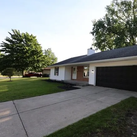 Buy this 3 bed house on 656 Stickler Avenue in Mishawaka, IN 46544