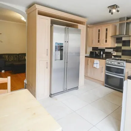 Rent this 3 bed apartment on 30 Salisbury Road in London, W13 9TX