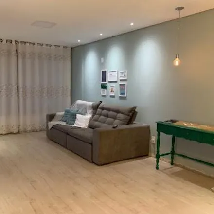 Buy this 3 bed apartment on Rua Capitão Teófilo in Centro, Guarulhos - SP