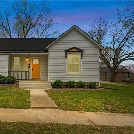 Buy this 3 bed house on 445 East Chippewa Street in Paola, KS 66071