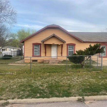 Rent this 3 bed house on 647 Nowahy Avenue in Clinton, OK 73601