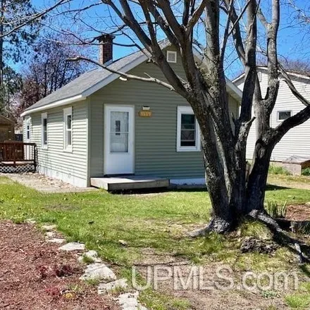 Buy this 1 bed house on 1203 Waldo Street in Marquette, MI 49855