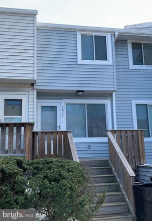 Rent this 3 bed townhouse on 1617 Fendall Court in Crofton, MD 21114