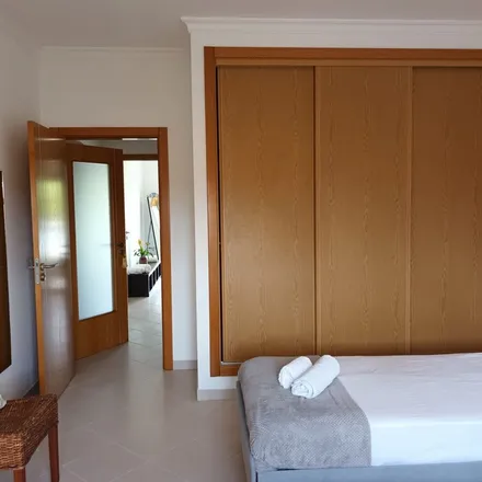 Rent this 3 bed apartment on Albufeira Health Institute in Rua dos Caliços, 8200-102 Albufeira