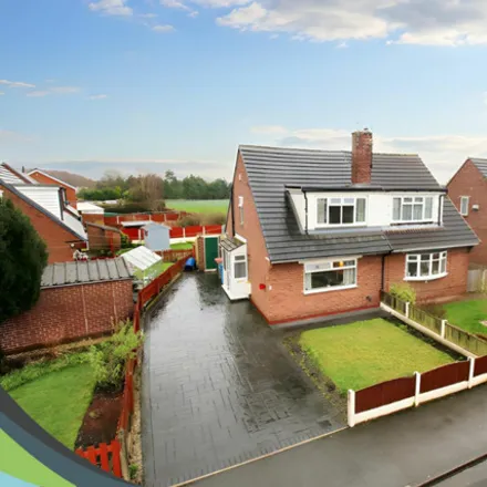 Buy this 3 bed duplex on Sussex Road in Cadishead, M44 5HS