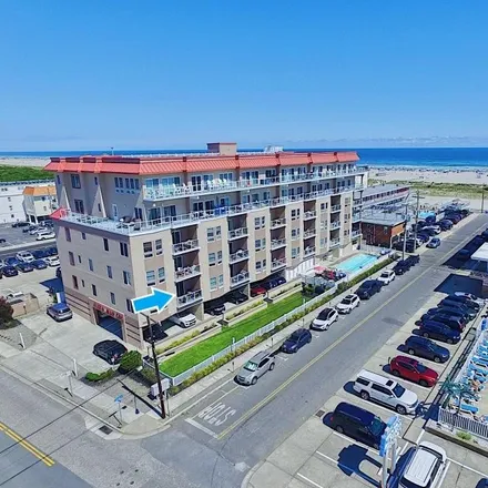 Buy this 3 bed condo on 7401 Ocean Avenue in Wildwood Gables, Cape May County