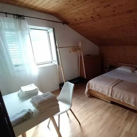 Rent this 3 bed apartment on 21466 Zastražišće