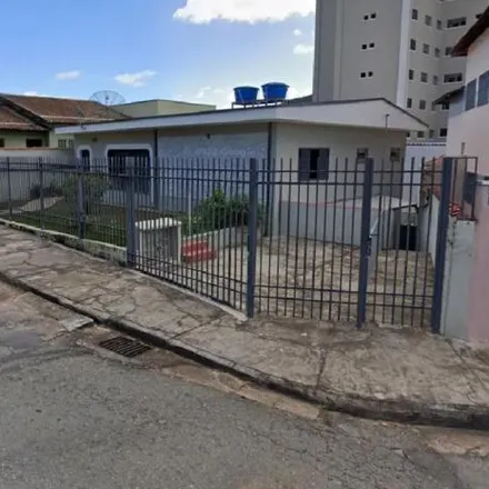 Image 2 - Rua Carmo Lamana, Região Urbana Homogênea VI, Poços de Caldas - MG, 37701-368, Brazil - House for rent