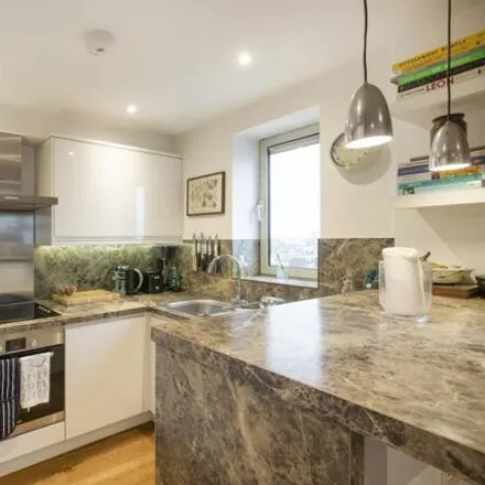 Rent this 2 bed room on 203 Buckingham Palace Road in London, SW1W 9TB
