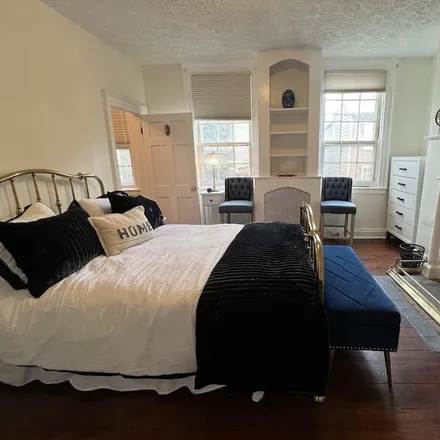 Rent this 6 bed house on Annapolis