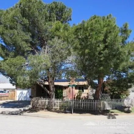 Buy this 3 bed house on 505 South Mill Street in Tehachapi, CA 93561