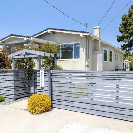 Image 2 - 628 Stege Ave, Richmond, California, 94804 - House for sale