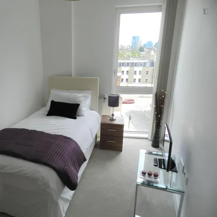 Rent this 2 bed room on Norman Road in London, SE10 9LJ