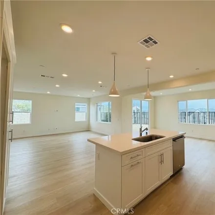 Image 9 - Release Place, Valencia, CA 91383, USA - House for rent