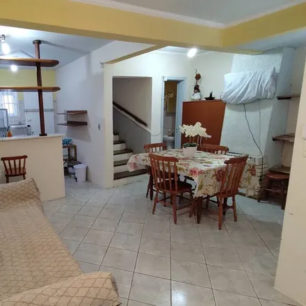 Rent this 2 bed house on Centro in Imbé, Aglomeração Urbana do Litoral Norte