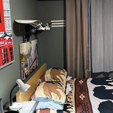 Rent this 1 bed room on Fremlin Street in Vancouver, BC