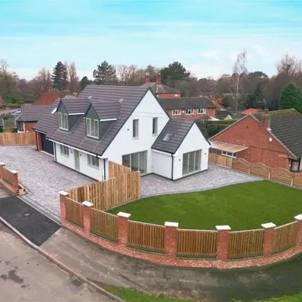 Buy this 5 bed house on Hamilton Drive in Swadlincote, DE11 7NS