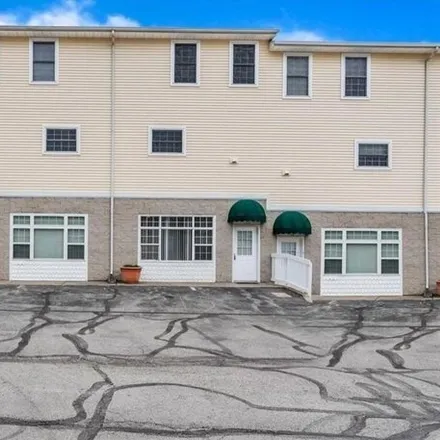 Buy this 3 bed condo on 155 Legend Drive in Marblehead, Danbury Township