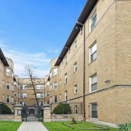 Buy this 1 bed condo on 2217-2233 East 70th Street in Chicago, IL 60649