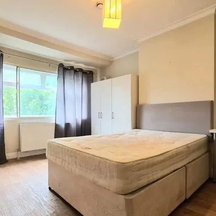 Image 3 - Dallas Road, London, NW4 3JD, United Kingdom - Apartment for rent