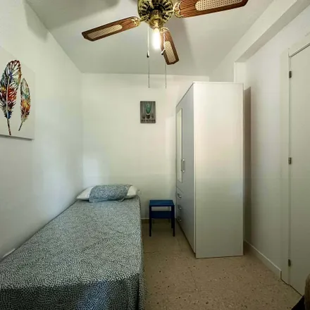 Rent this 1 bed room on Ronda de Alfareros 7 in Calle Ronda de Alfareros, 18011 Granada