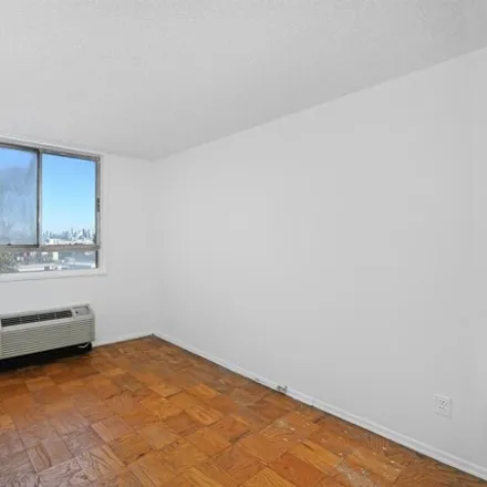 Image 5 - The Doric, 100 Manhattan Avenue, Union City, NJ 07030, USA - Condo for sale